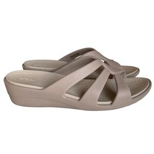 Crocs Sanrah Strappy Wedge Sandals Womens Size 9 Beige Dual Comfort Slides
